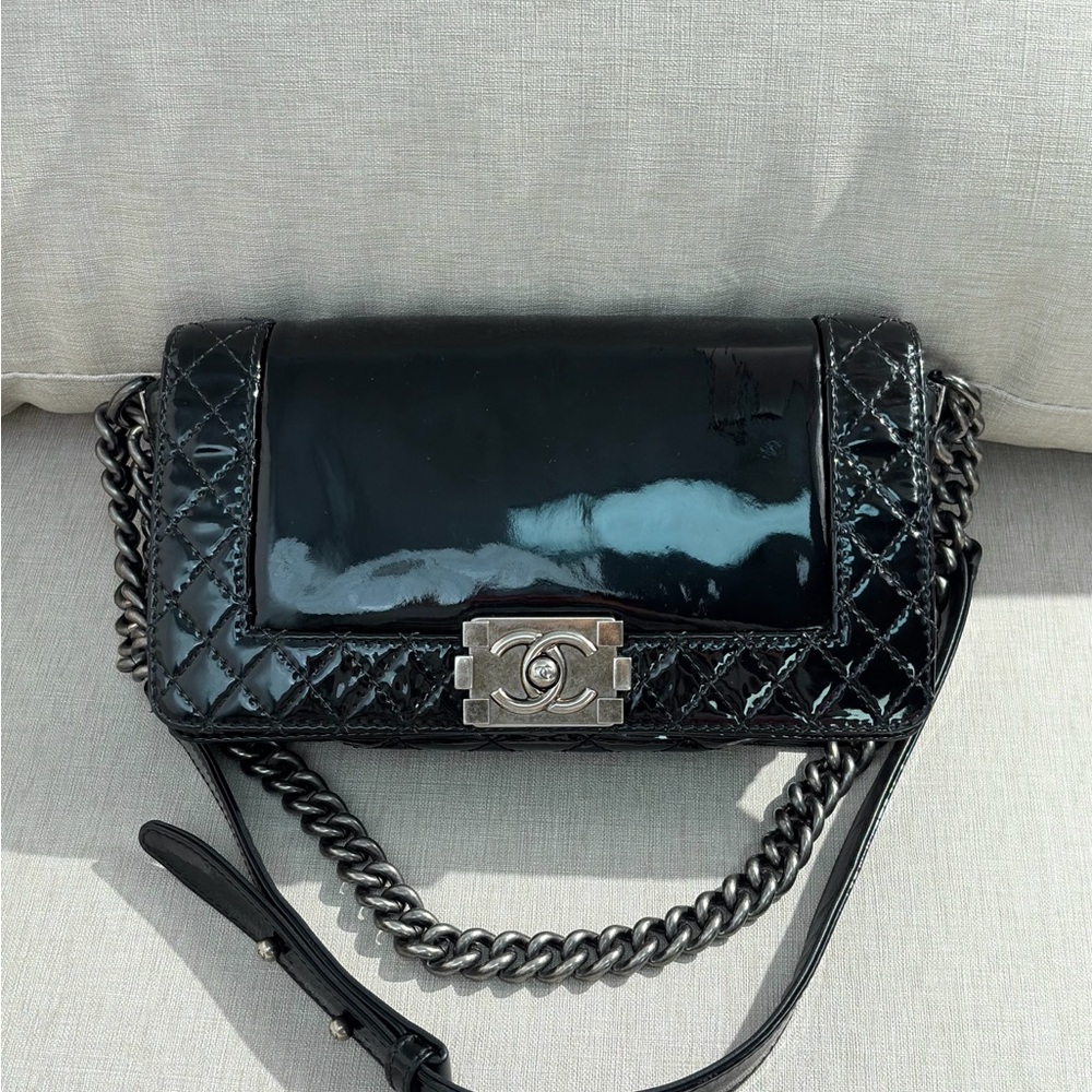 CHANEL Black Patent Leather Reverso Boy Bag Old Medium SHW